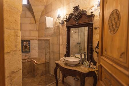 Solo Cave Suites - 39