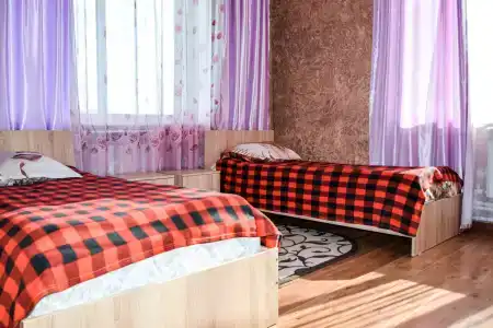 Ани - 33