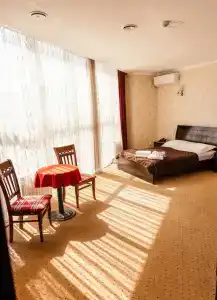 Golden Palace - 6