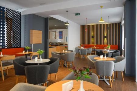 Holiday Inn Express Almaty - 4