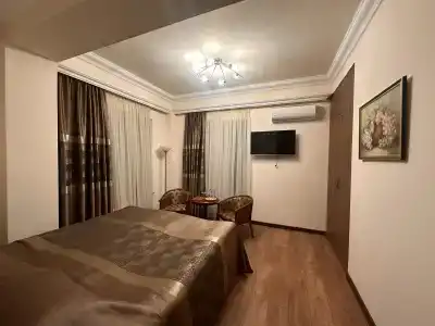 Hin Yerevantsi - 60