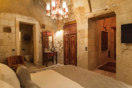 Solo Cave Suites - 78