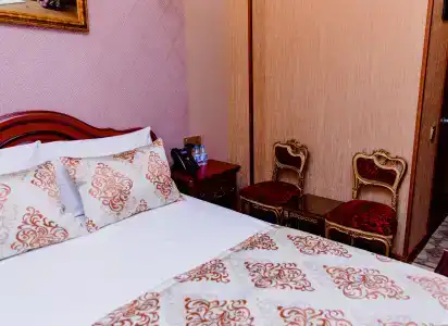 Royal Antique - 53