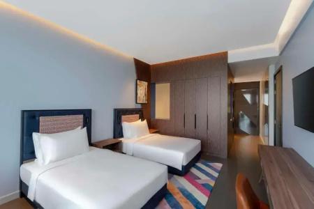 Hyatt Centric Jumeirah Dubai - 17