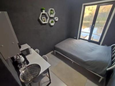 Кемпинг у пещеры - 8