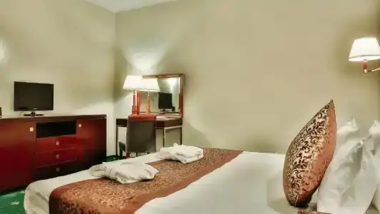 Goldman Empire - 33