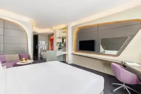 V Dubai, Curio Collection by Hilton - 44
