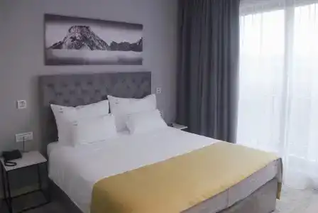 H41 Luxury Suites - 35