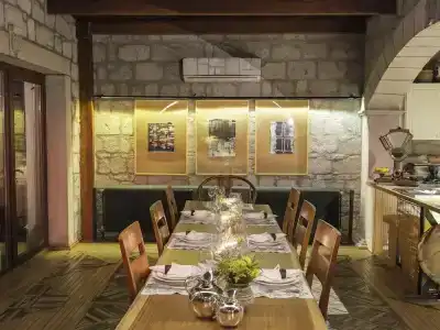 Simurg Inn - 1