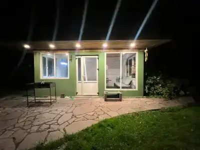Загородный дом со стильным интерьером - 31
