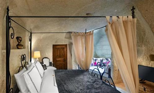 Seraphim Cave - 12