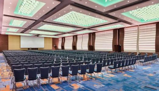 Holiday Inn - The Business Park, An Ihg - 13