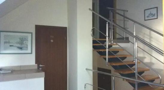 House Hills - 5