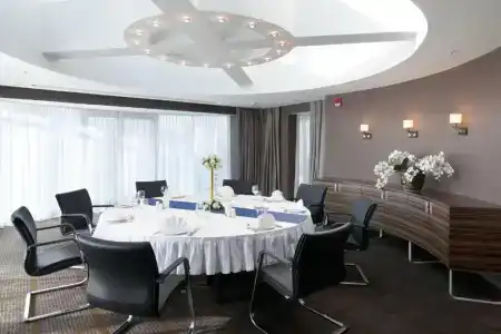 Holiday Inn Almaty - 40