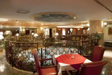 Landmark Plaza - 7