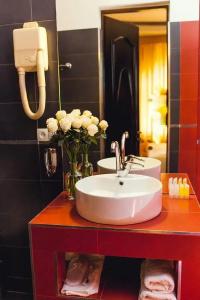 Shadow Boutique & Spa - 22