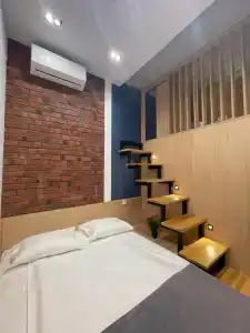 У Кремля - 108