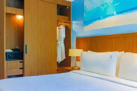 Holiday Inn Phuket Beach - 37