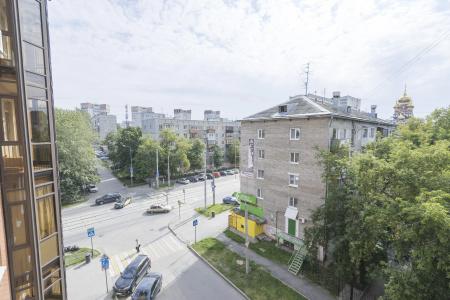 Шикарная квартира с высокими потолками в тихом центре! - 15