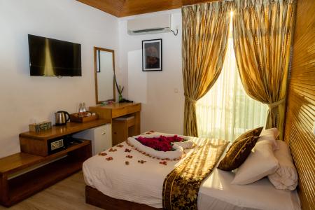 Perla Dhangethi - 51