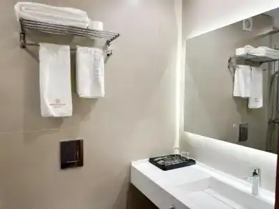 Resident Abay - 27