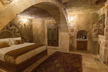 Solo Cave Suites - 100