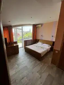 Три Дельфина - 64