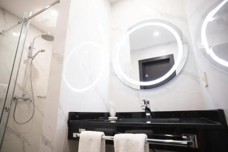 Resident Delux - 20