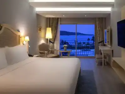 DoubleTree by Hilton Cesme Alacati Beach Resort - 34