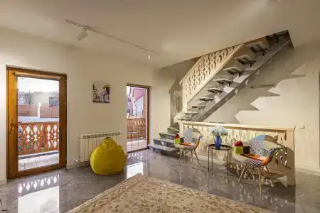 Taniqinn - 2