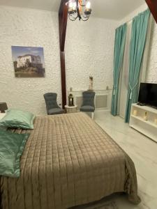 Silver House - 36