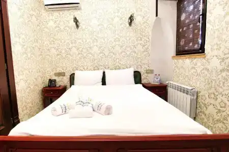 Royal Antique - 102