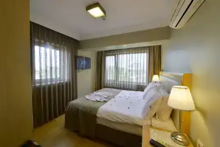 Agora Life - 40