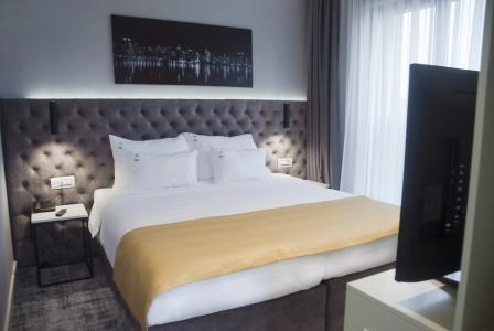 H41 Luxury Suites - 45