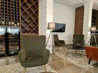 H41 Luxury Suites - 12