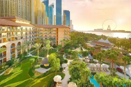 The Ritz-Carlton - 9