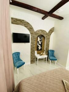 Silver House - 106