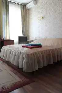 У домика Петра - 40
