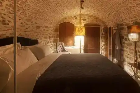 Hani i Pazarit Boutique - 1