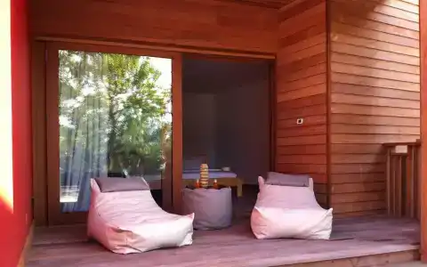 The Barefoot Eco - 1
