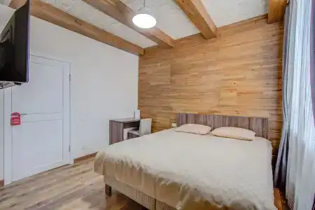 Hillside Karakol B&B - 11