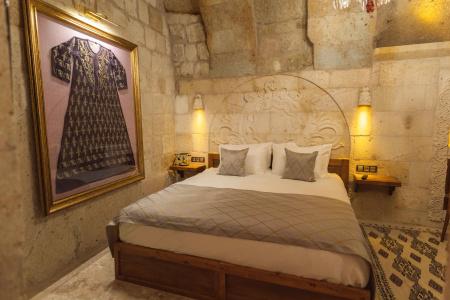Solo Cave Suites - 73