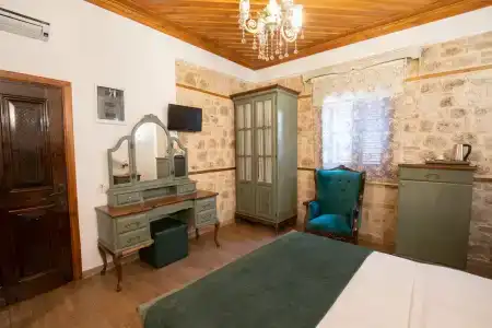 White Garden-Adult Only - 31