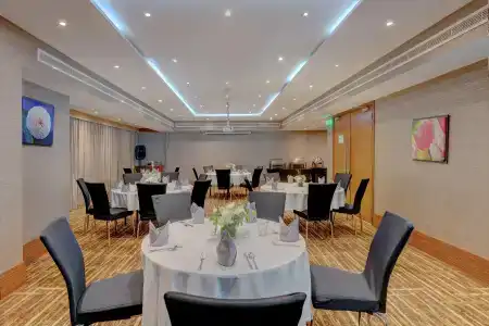 Hawthorn Suites by Wyndham Abu Dhabi City Center - 14