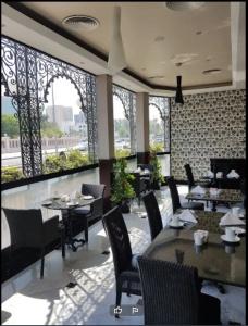 Ramada by Wyndham Bahrain - 4