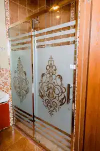 Royal Antique - 69