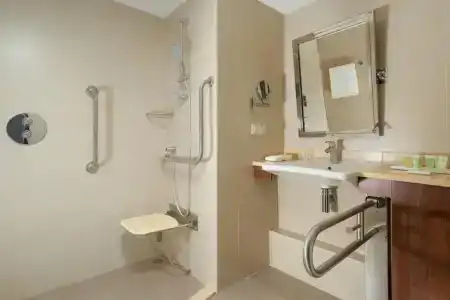 Courtyard by Marriott - 21