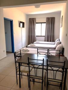 Athinas Court - 5