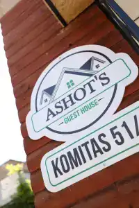 Komitas Avenue Guest House - 1