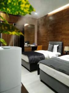 Home Boutique - 21